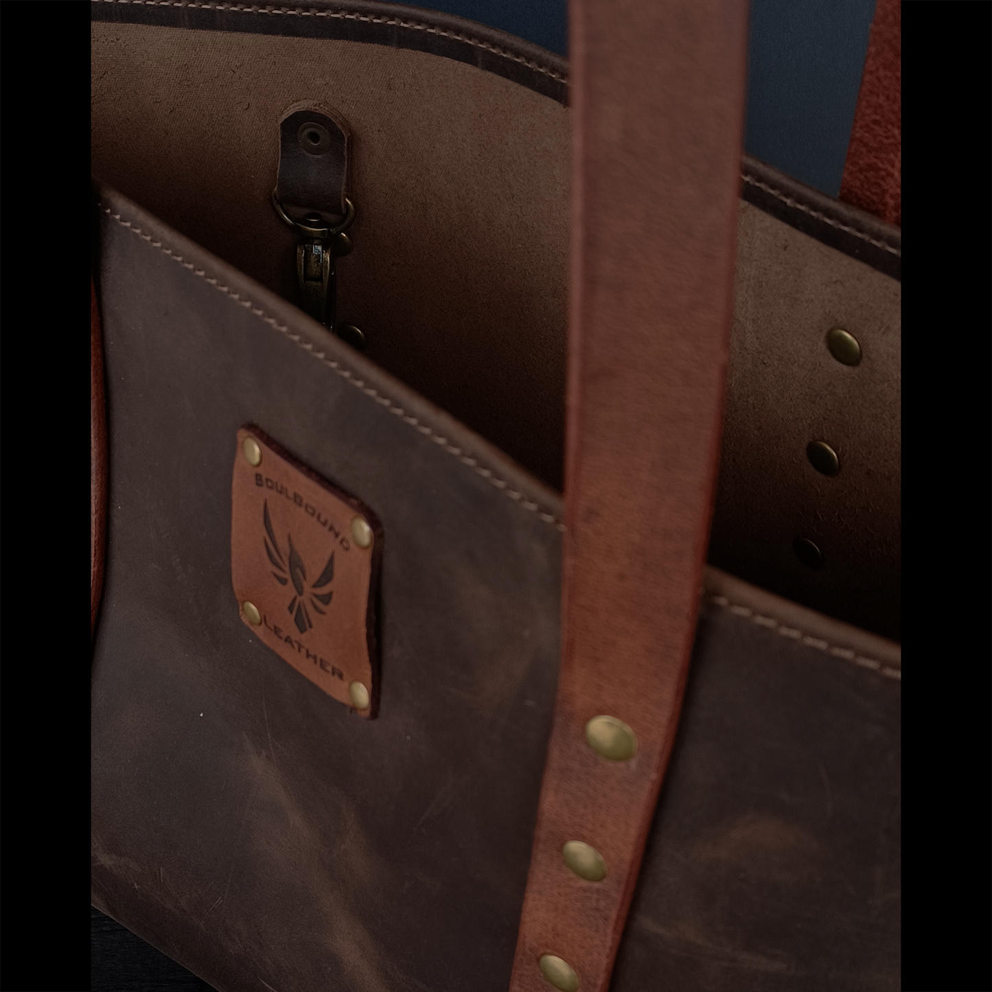 Dustwalker Tote - Small Deep pull-up Umber Brown with Crosshatch brown pocket & Rivets 207