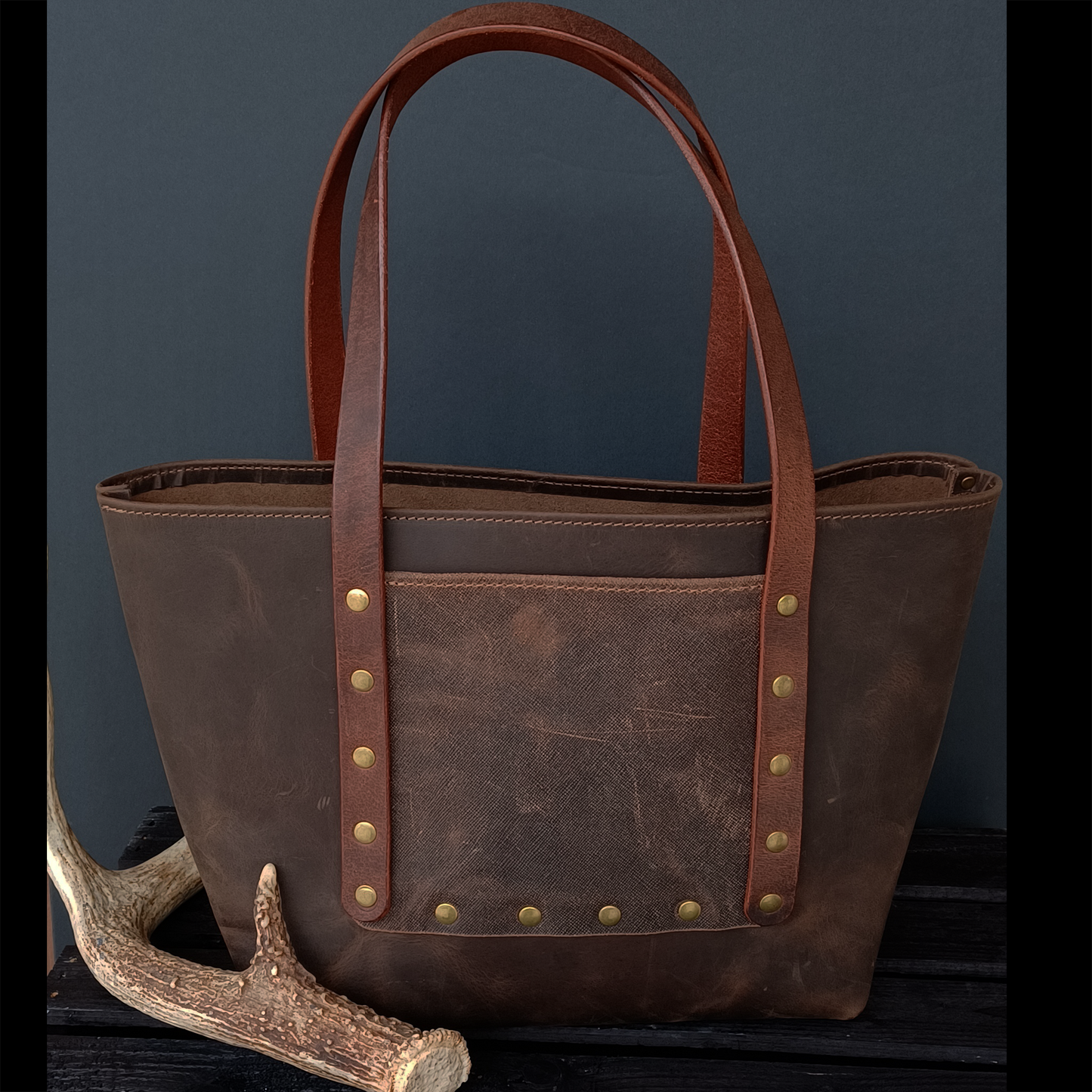 Dustwalker Tote - Small Deep pull-up Umber Brown with Crosshatch brown pocket & Rivets 207
