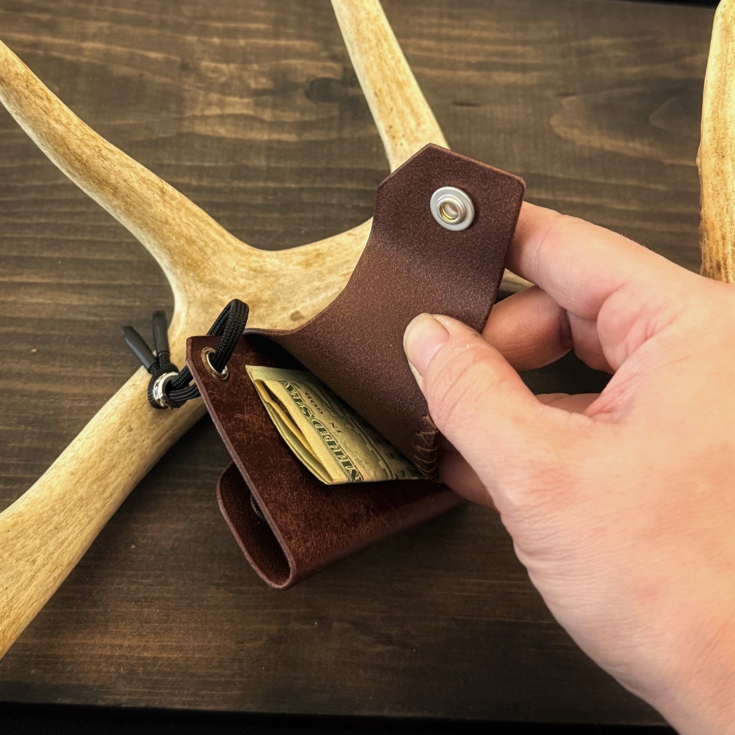 Tauren EDC Wallet Dark Brown Pueblo. Olmo Pueblo Pocket. Brown Stitch. #140