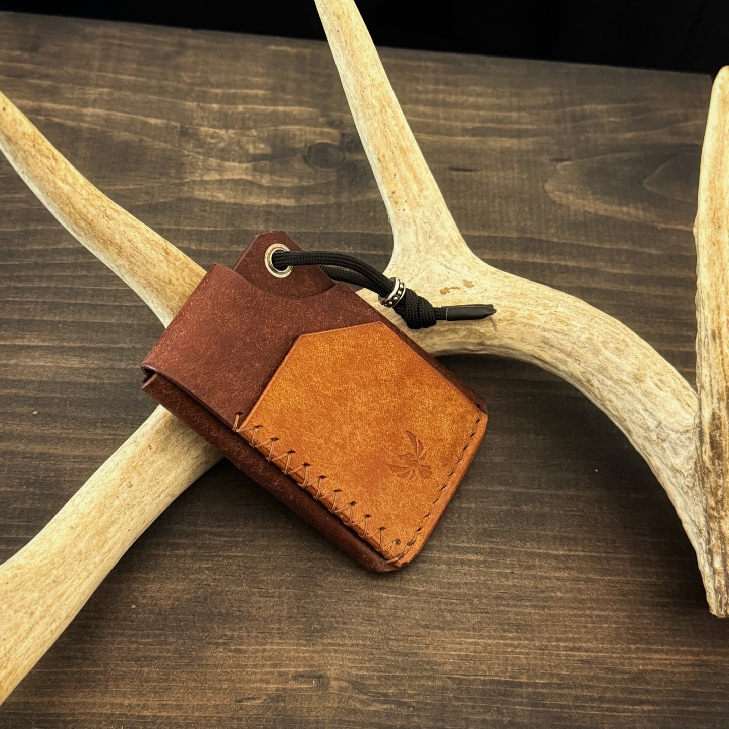 Tauren EDC Wallet Dark Brown Pueblo. Olmo Pueblo Pocket. Brown Stitch. #140