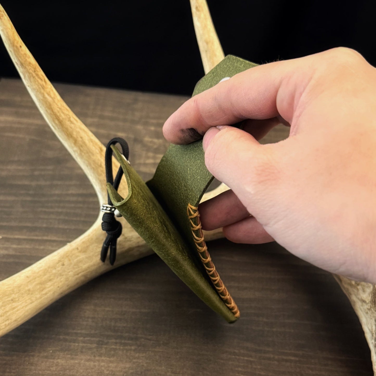 Tauren EDC Wallet Olive Pueblo. Olmo Pueblo Pocket. Tan Stitch. #141
