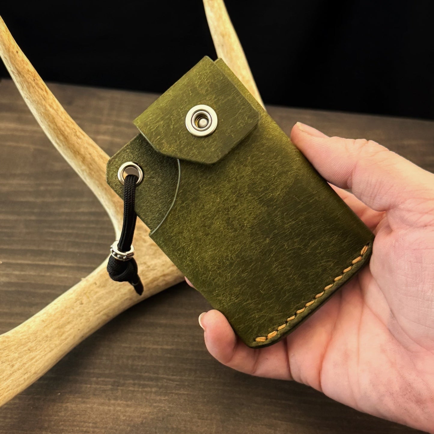 Tauren EDC Wallet Olive Pueblo. Olmo Pueblo Pocket. Tan Stitch. #141