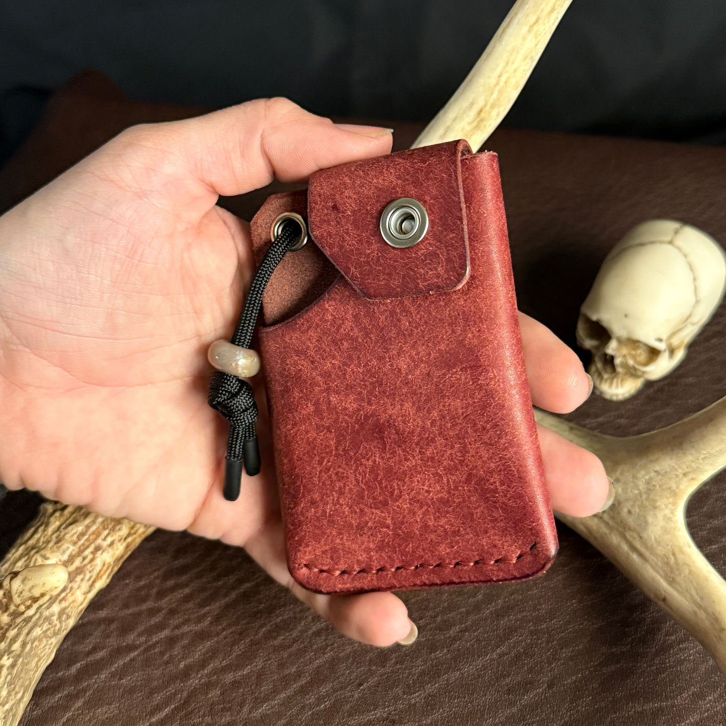 Tauren EDC Wallet Bordeaux Pueblo. Black Pocket. Burgundy Stitch. #193
