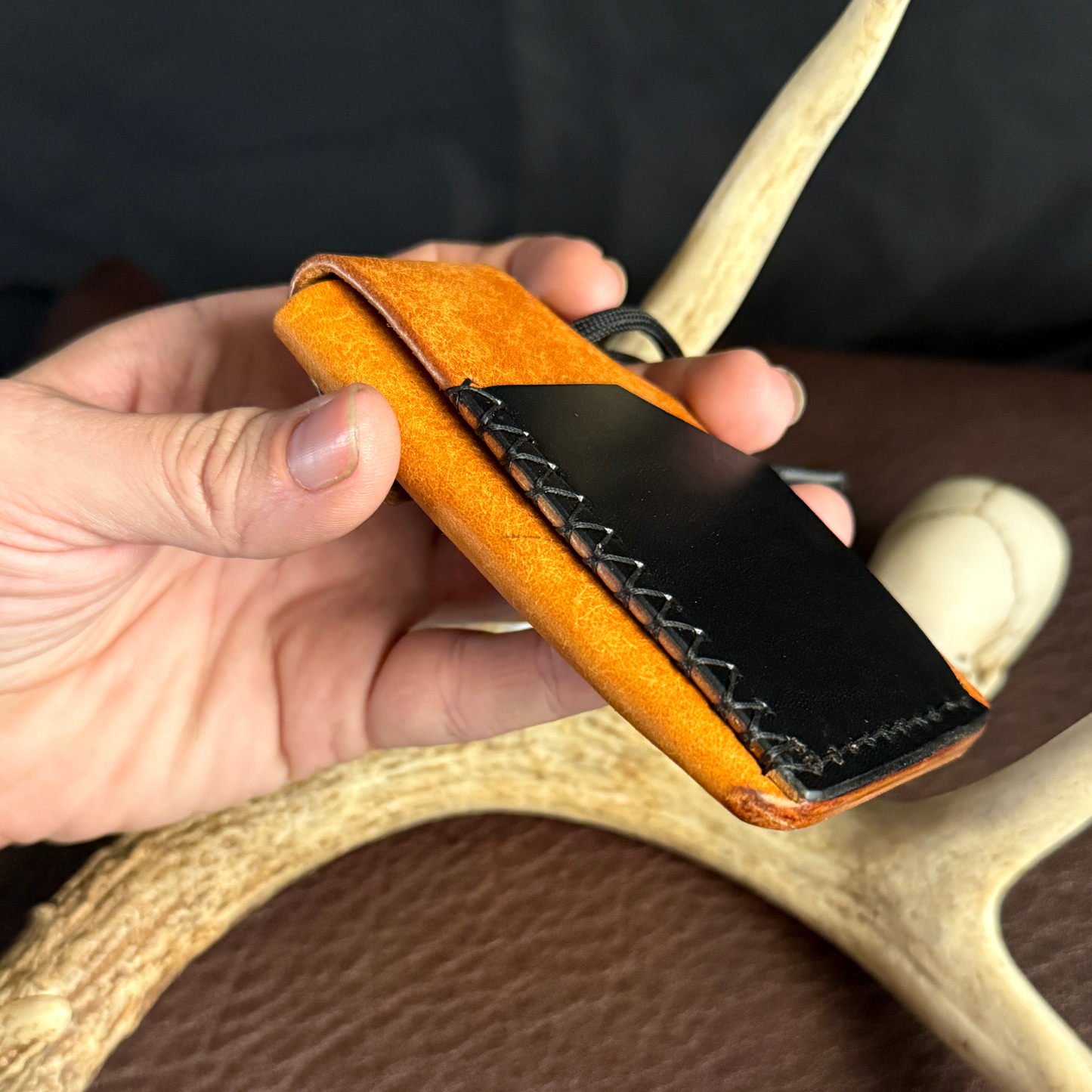 Tauren EDC Wallet Olmo Pueblo. Black Buttero Pocket. Black Stitch. #191