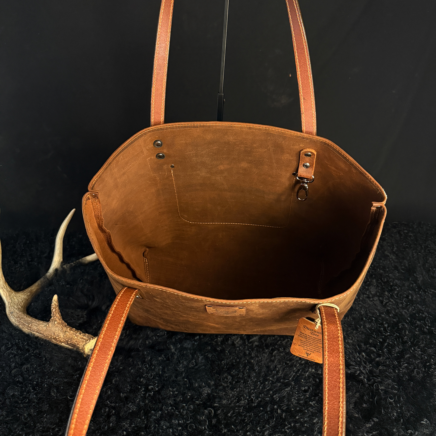 Dustwalker Tote - Deep Pull-up Umber Brown with Wheaten Pocket #200