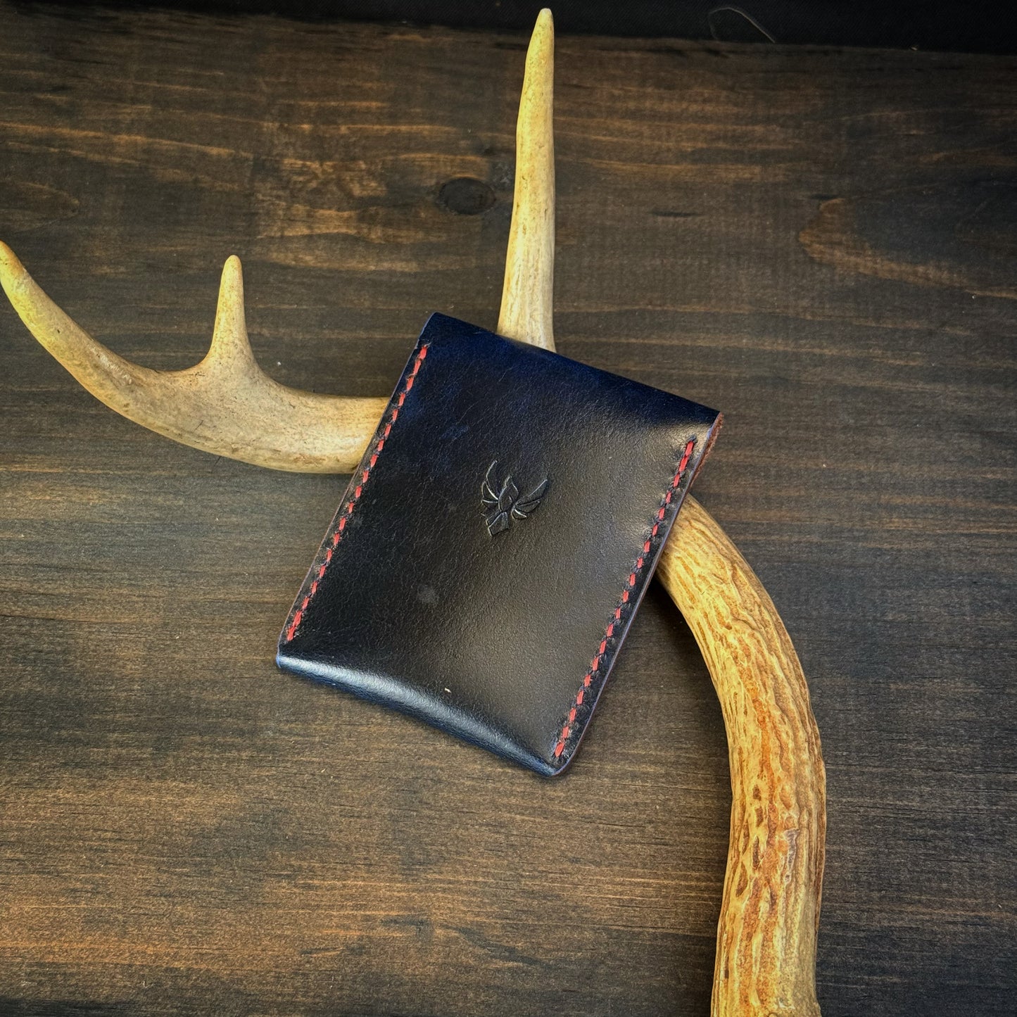 The Hunter Card Wallet Vertical. Mottled Blue. Red Stitch. #103