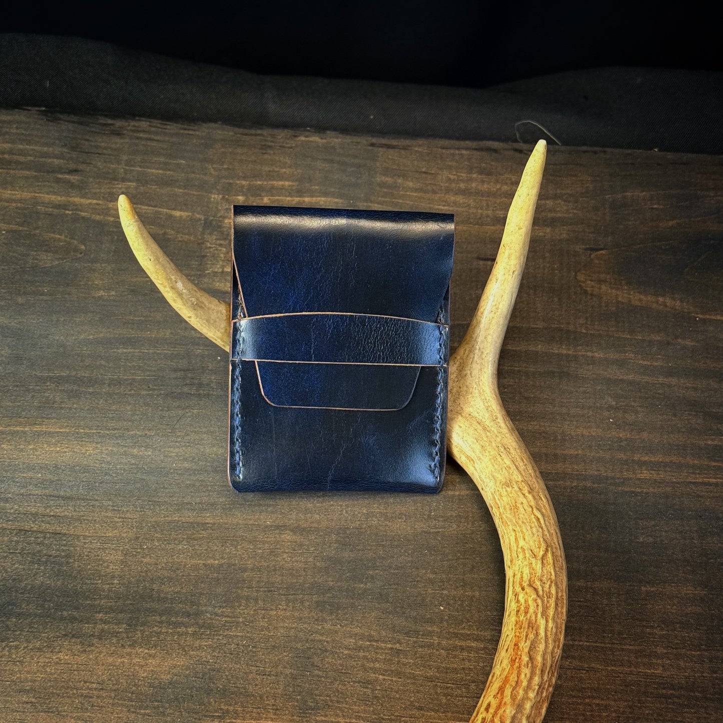 The Hunter Card Wallet Vertical. Mottled Blue. Blue Stitch. #102