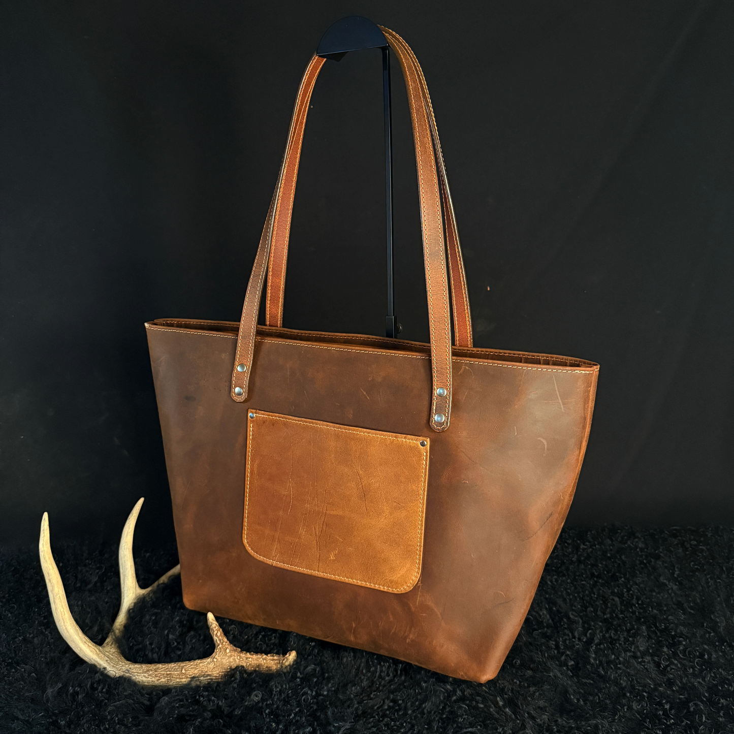 Dustwalker Tote - Deep Pull-up Umber Brown with Wheaten Pocket #200
