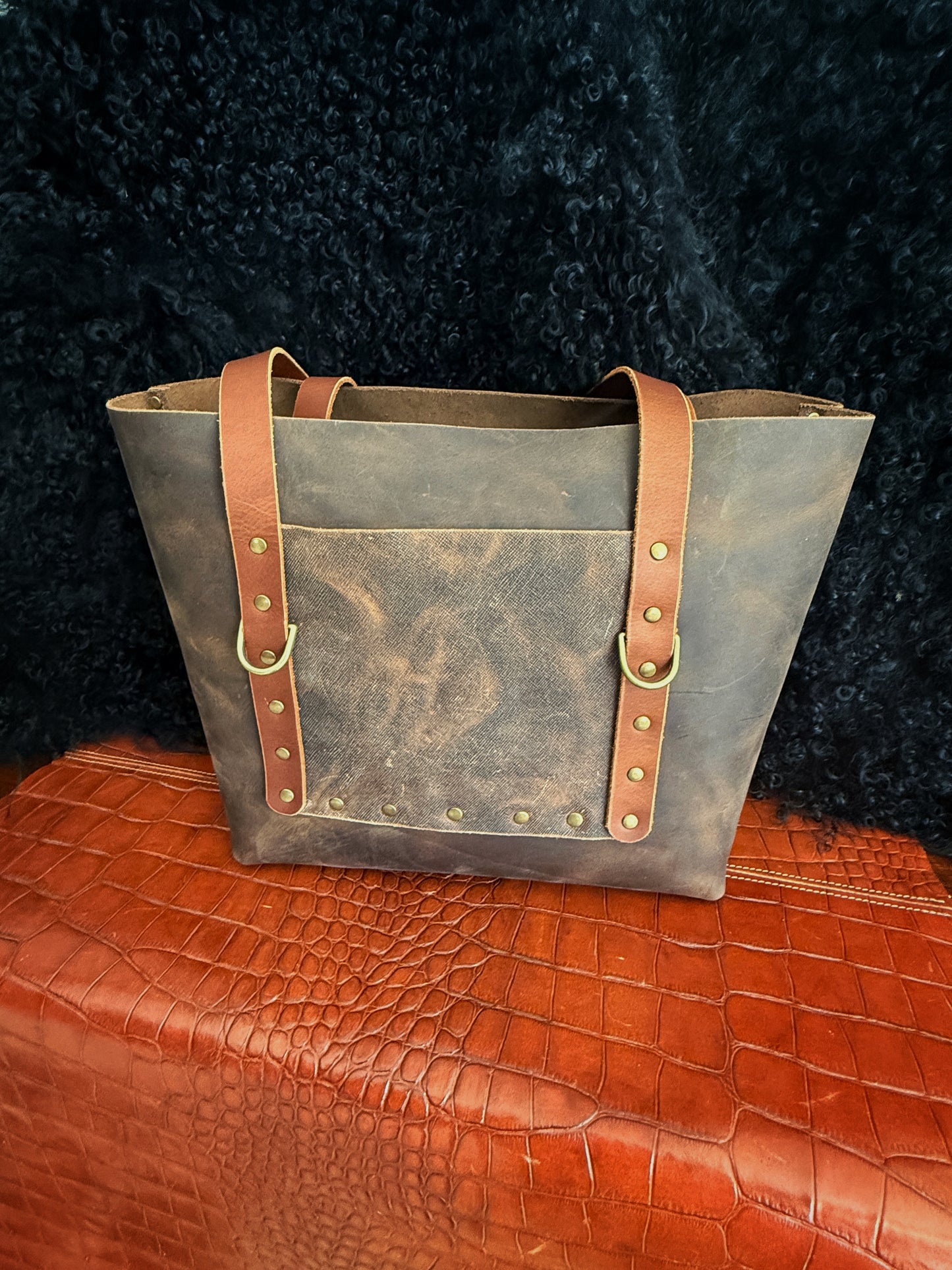 Dustwalker Tote - Small -Dusty Brown Crosshatch (Antique Brass) 214